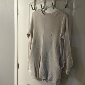 White/Cream Lululemon sweather-tunic
